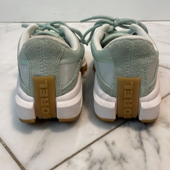 Sorel mint green suede walking shoes - Picture 4 of 8